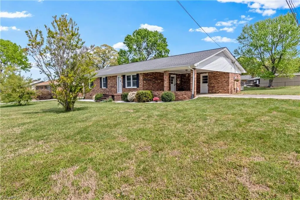 200 Beckford Drive, Lexington, NC 27295 - #1