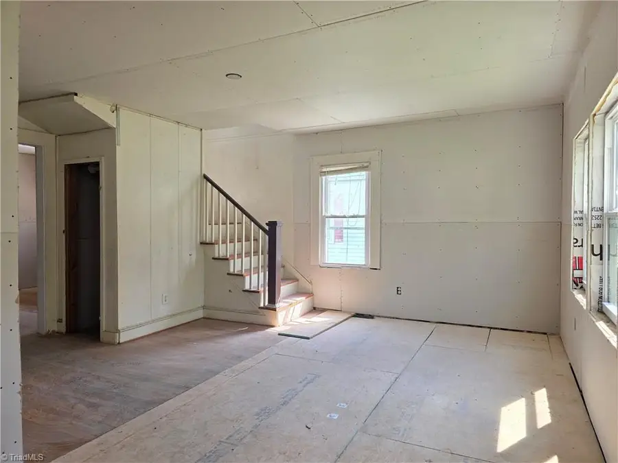 209 6th Avenue, Mayodan, NC 27027 - #2