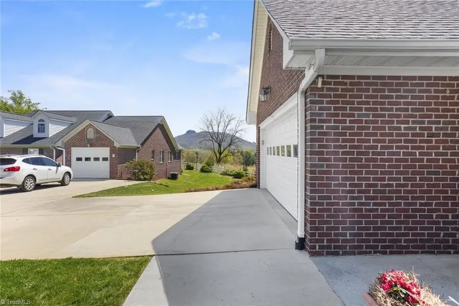 160 Royal View Drive #2, Pinnacle, NC 27043 - #3