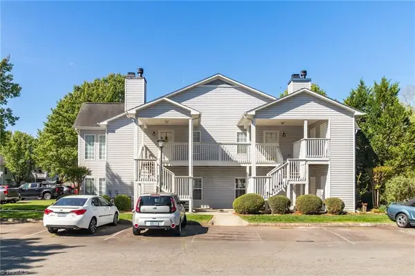 7104 Riverview Knoll Court, Clemmons, NC 27012