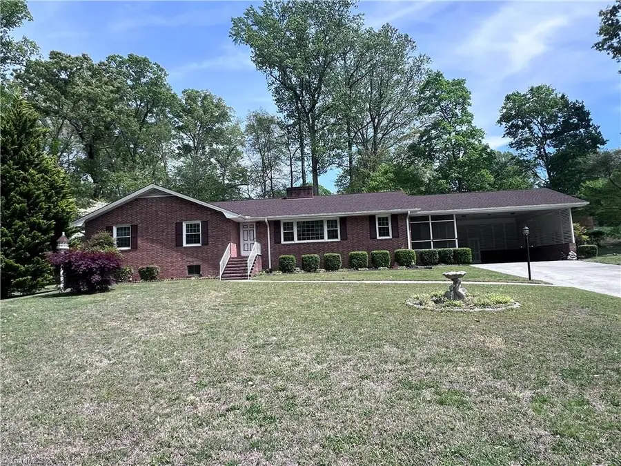 904 Blackstone Circle, Thomasville, NC 27360 - #3