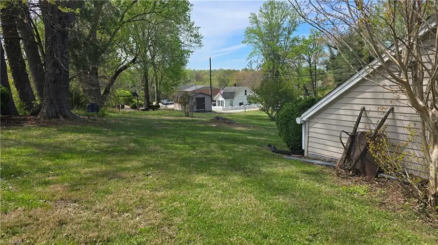 141 New Street, Mount Airy, NC 27030 - #3