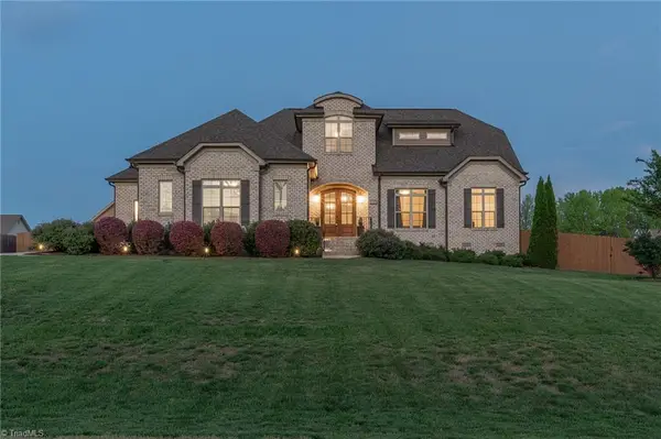 323 Oakleaf Drive, Lexington, NC 27295