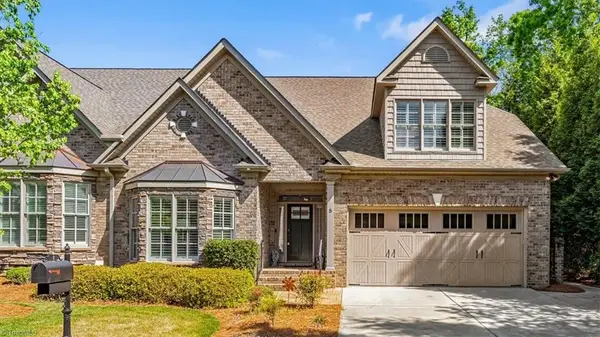 8 Blakeney Place, Greensboro, NC 27408