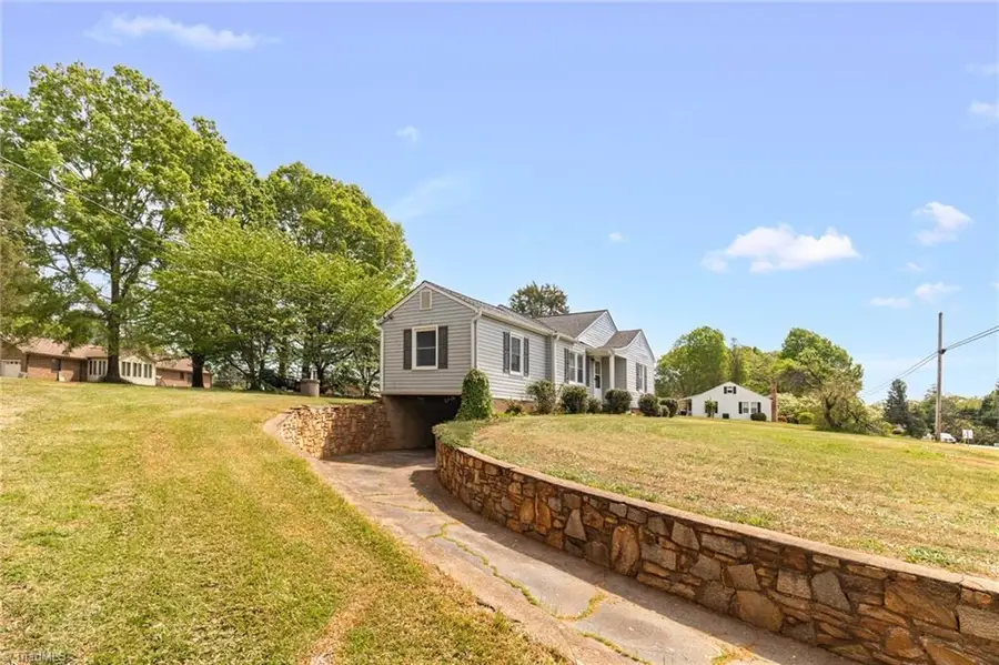 5825 Reynolda Road, Pfafftown, NC 27106 - #3