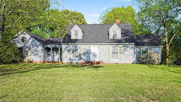 312 Pineywood Road, Thomasville, NC 27360