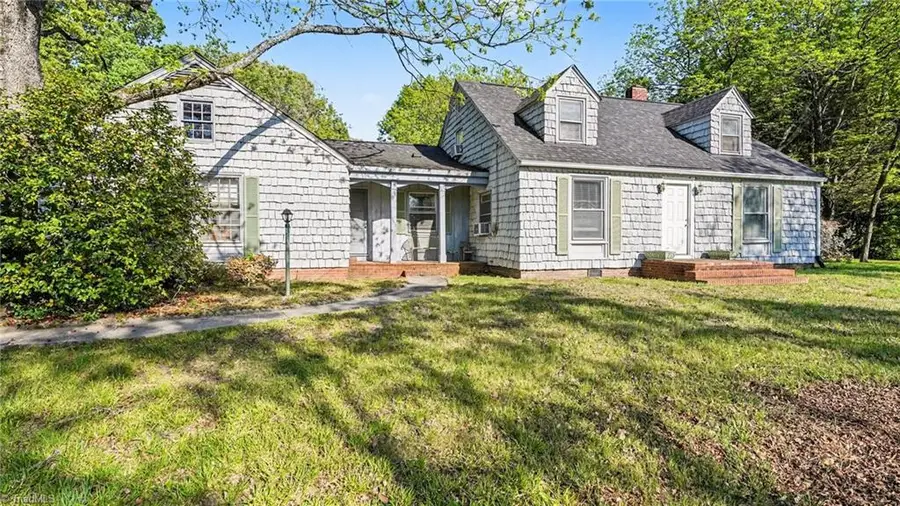 312 Pineywood Road, Thomasville, NC 27360 - #2