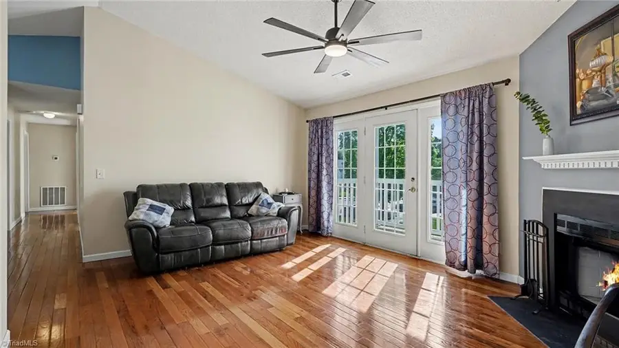 7145 W Friendly Avenue #H, Greensboro, NC 27410 - #3