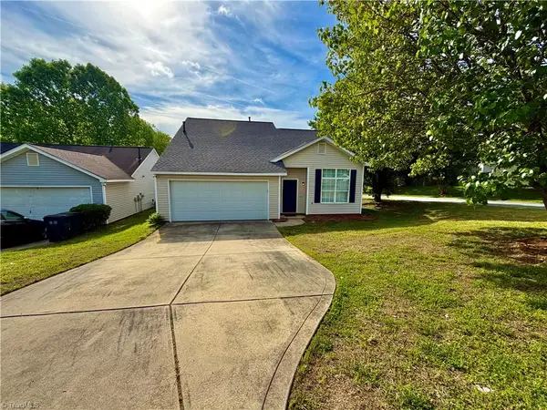 1938 Sunset Village Drive, Charlotte, NC 28216