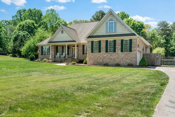 160 Serenity Pointe Drive, Kernersville, NC 27284