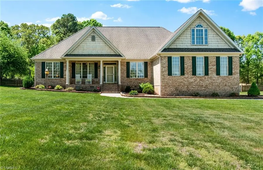 160 Serenity Pointe Drive, Kernersville, NC 27284 - #2