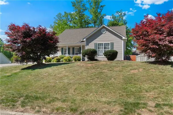 1796 Pebble Run Lane, Clemmons, NC 27012