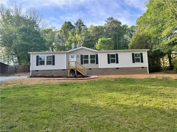 5640 Plantation Drive, Trinity, NC 27370