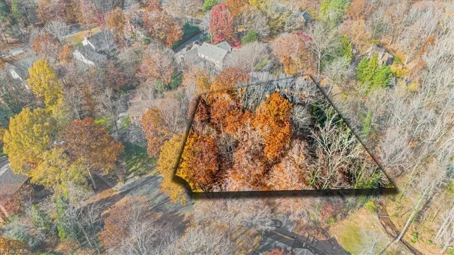 8 Lake Forest Court, Greensboro, NC 27408 - #2