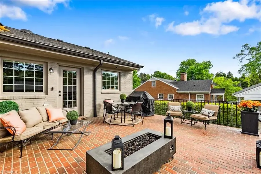 1902 Pembroke Road, Greensboro, NC 27408 - #3