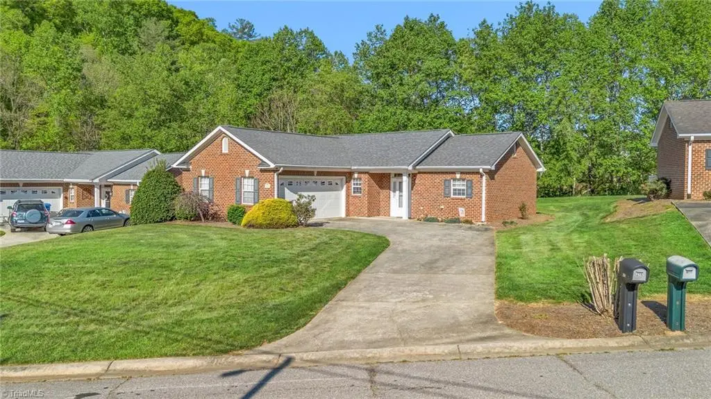 210 Old Brickyard Circle, North Wilkesboro, NC 28659 - #1