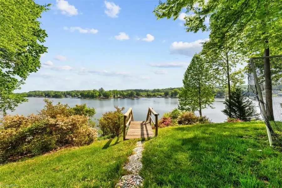 330 Hillview Drive, Lexington, NC 27292 - #3