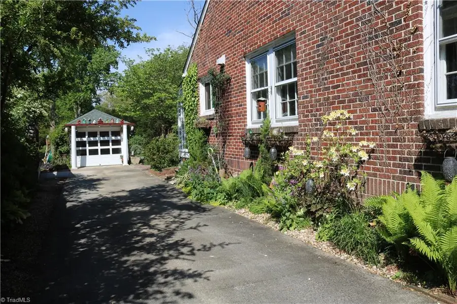 2331 Fairway Drive, Winston Salem, NC 27103 - #2