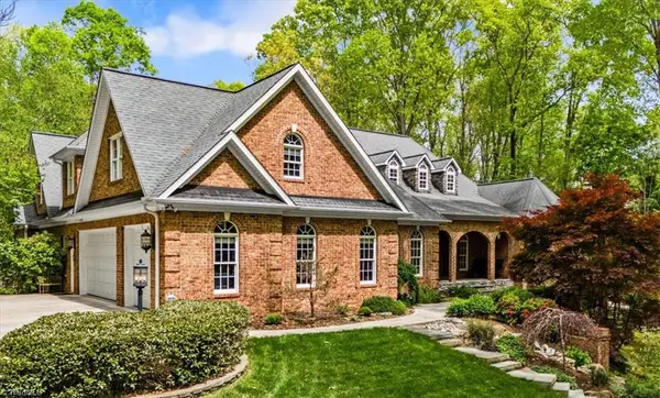 8308 Linville Oaks Drive, Oak Ridge, NC 27310