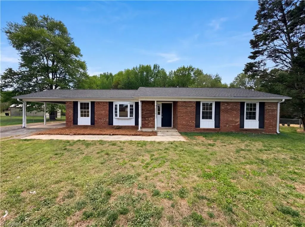 2440 Londonderry Road, Kernersville, NC 27284 - #1