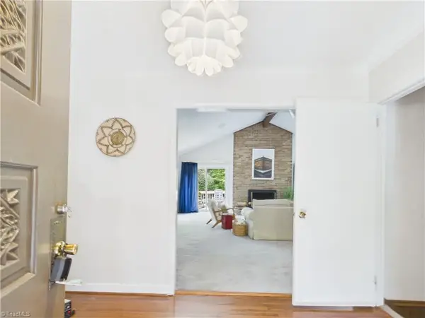 904 Fairidge Drive, Jamestown, NC 27282