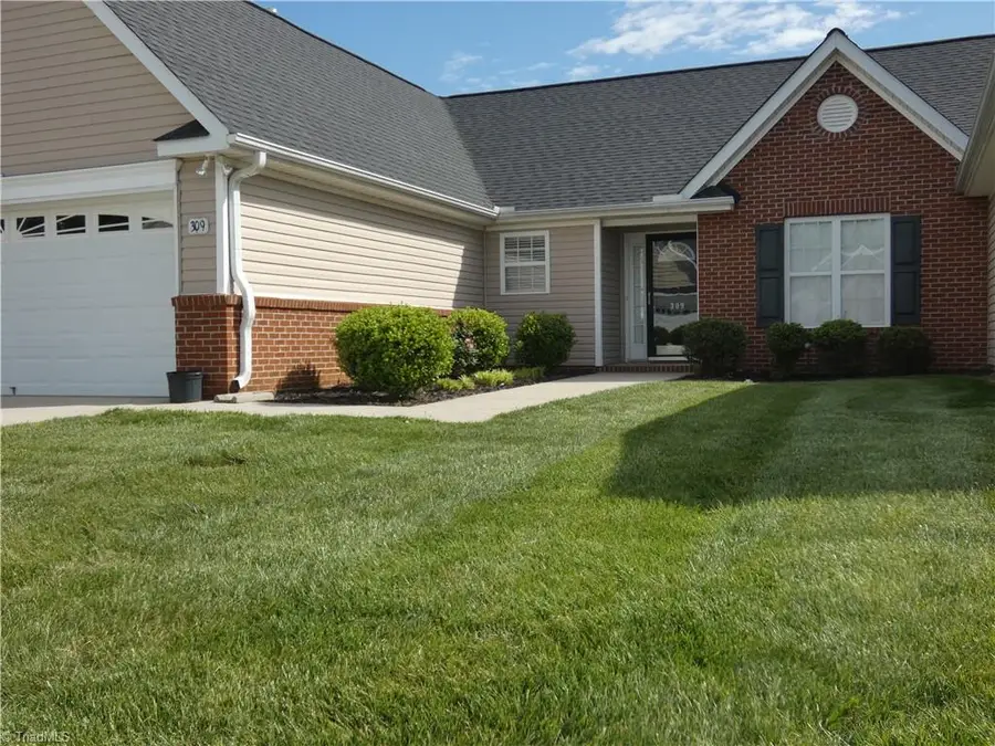 309 Locksley Court, Thomasville, NC 27360 - #2