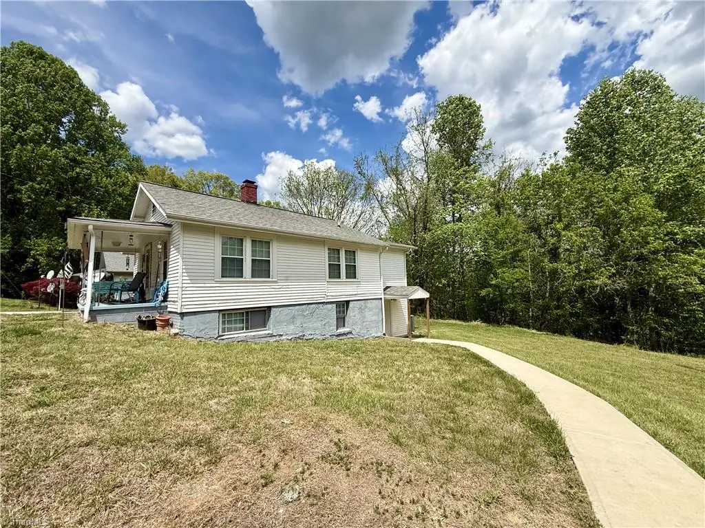 1098 6th Street #A & B, North Wilkesboro, NC 28659 - #1