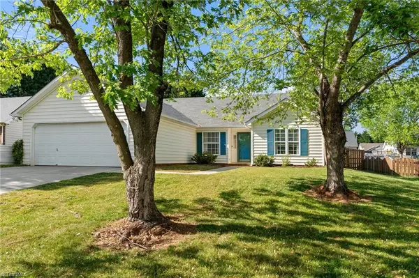 808 Eagle Point Drive, Kernersville, NC 27284