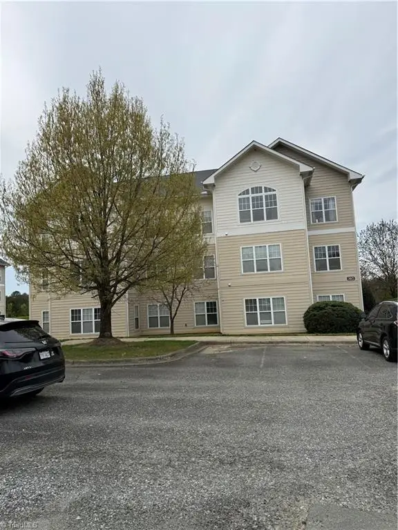 302 Campus Walk Trail #203, Elon, NC 27244