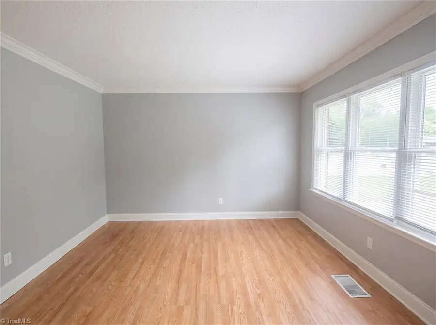 206 Daisy Street, Thomasville, NC 27360 - #3