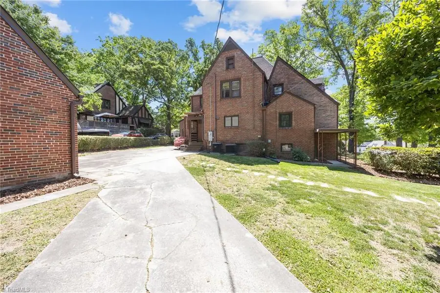 224 W Colonial Drive, Thomasville, NC 27360 - #3