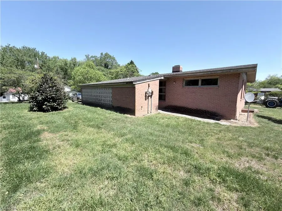 325 Bluemont Road, Mount Airy, NC 27030 - #3