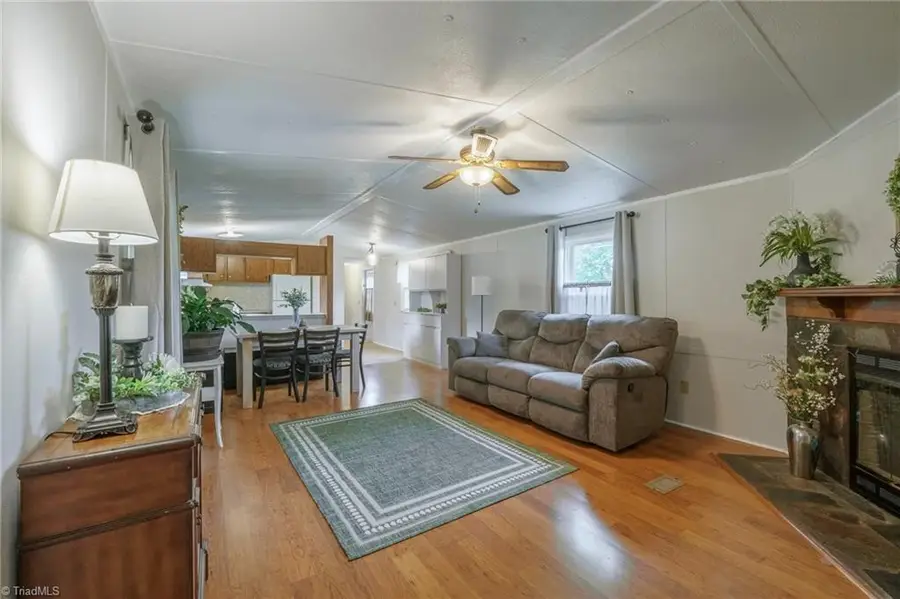 4021 26th Street Court Ne, Hickory, NC 28601 - #2