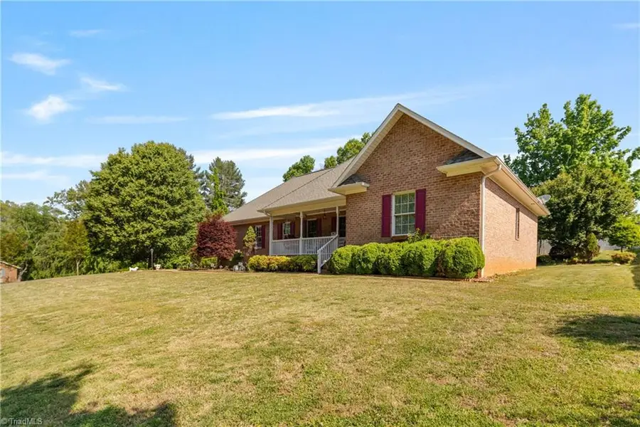 717 Westridge Drive, Pilot Mountain, NC 27041 - #2