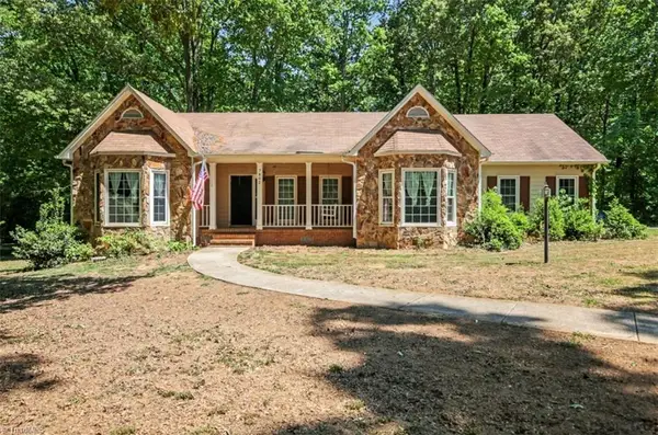 7802 High Meadows Road, Greensboro, NC 27455