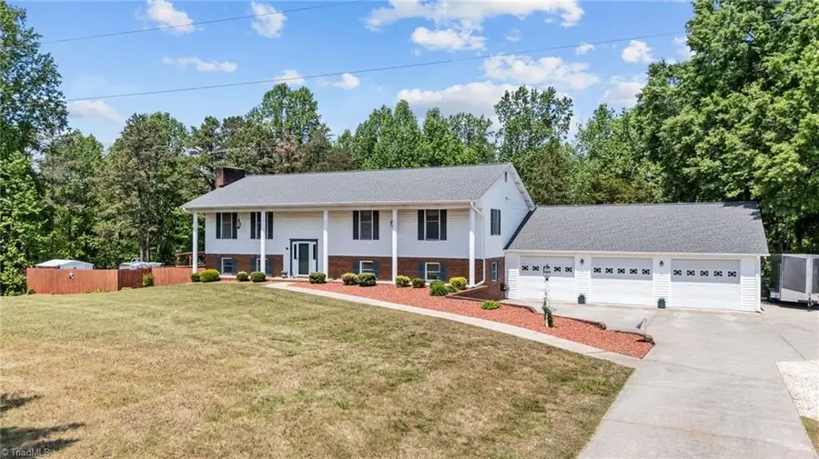 786 Central Road, Clemmons, NC 27012 - #2