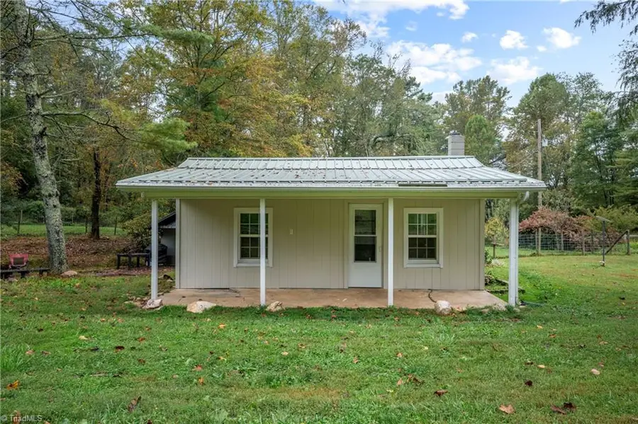 487 Dry Twig Road, Laurel Fork, VA 24352 - #2