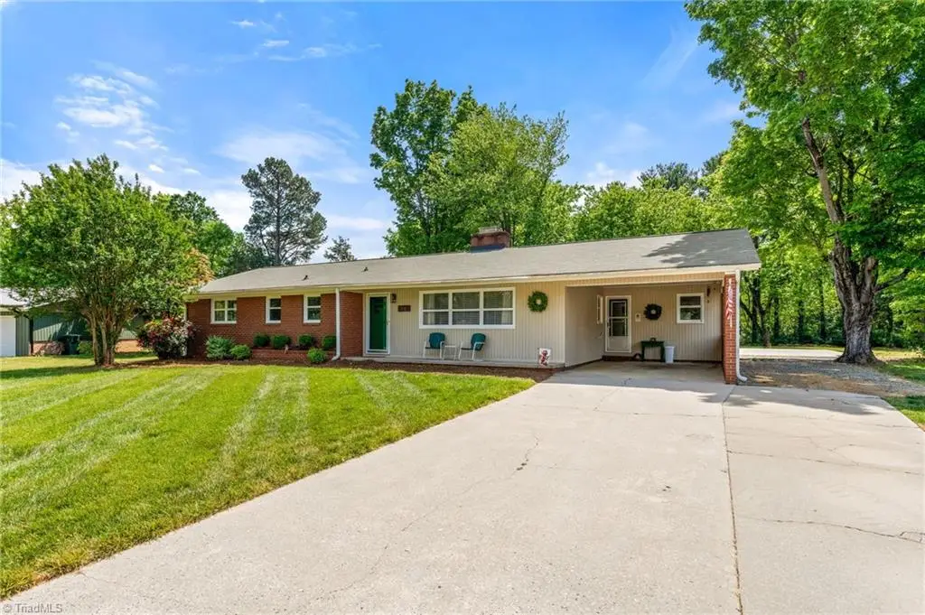 116 Lakeview Circle, Thomasville, NC 27360 - #1