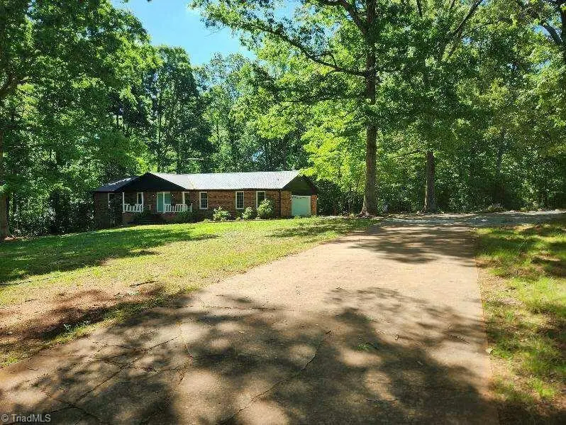 681 Foxcroft Drive, Lexington, NC 27292 - #3