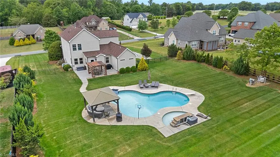 203 Kapstone Crossing, Lexington, NC 27295 - #2