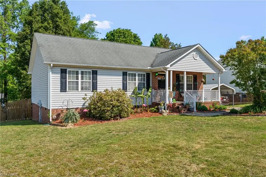 5 Hamilton Court, Thomasville, NC 27360 - #3