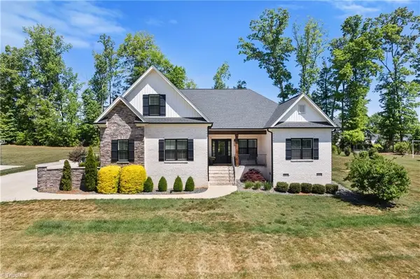 170 Arrow Glenn Court, Advance, NC 27006