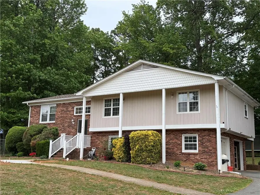 2335 Crestview Way, Winston Salem, NC 27103 - #2