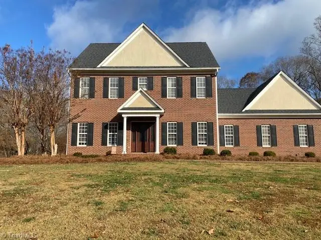 129 Walnut Avenue, Yadkinville, NC 27055 - #2