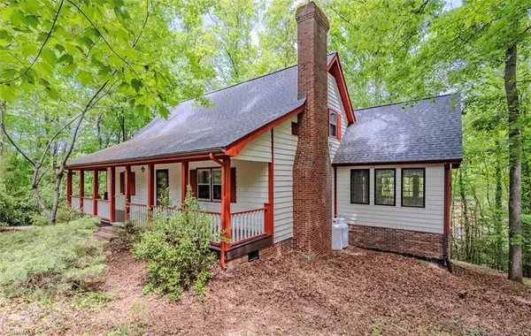 169 Tanglewood Drive, Mount Airy, NC 27030
