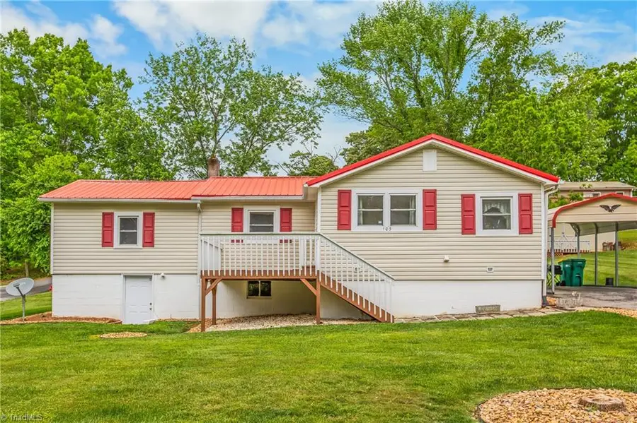 103 Howard Street, Pilot Mountain, NC 27041 - #2