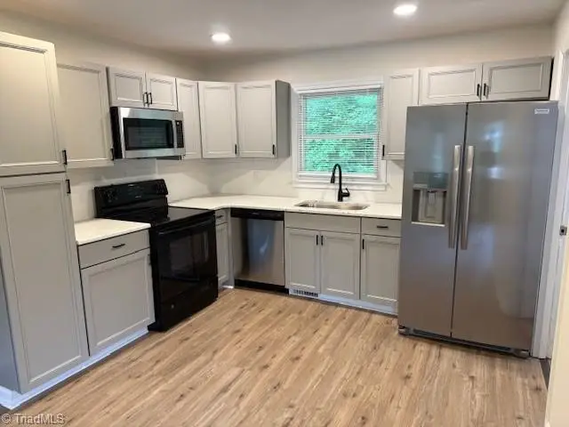 828 Holt Avenue, Greensboro, NC 27405 - #2