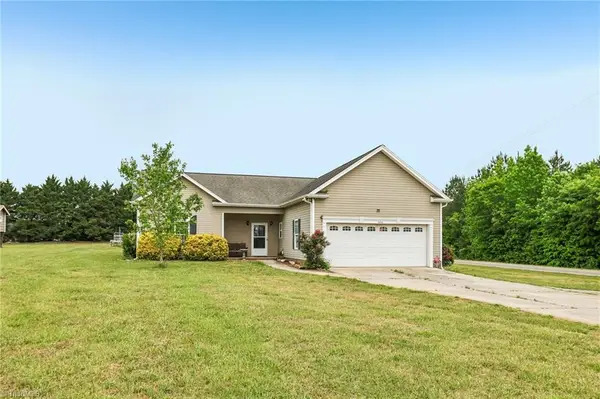 104 Mollie Road, Harmony, NC 28634