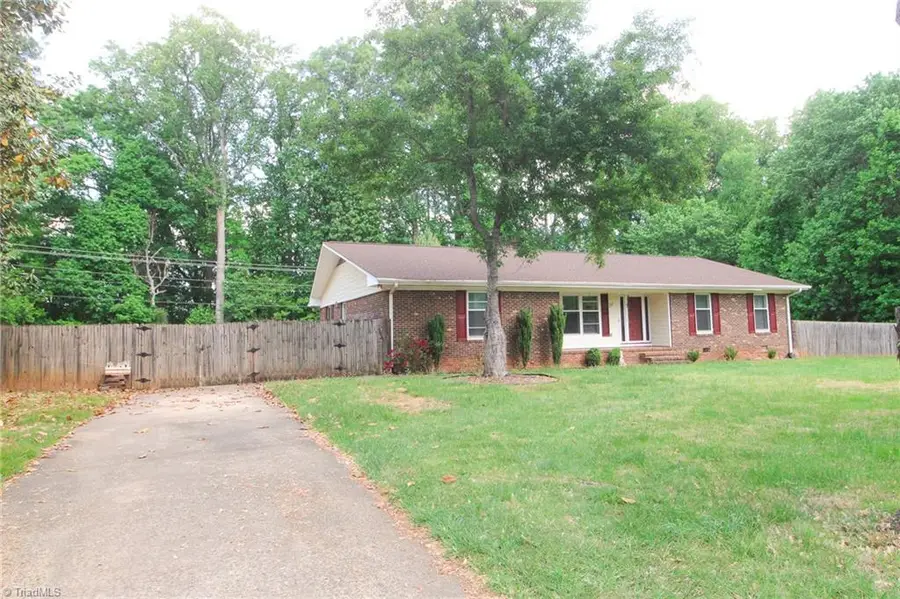 8012 Tam Oshanter Drive, Greensboro, NC 27409 - #2
