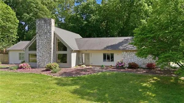 6000 Aaron Place Lane, Kernersville, NC 27284